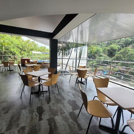 Hotel Med 33 Μεντεγίν Εξωτερικό φωτογραφία