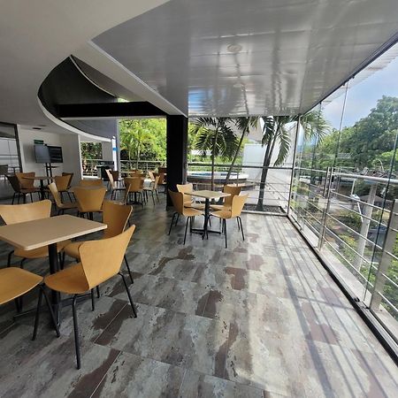 Hotel Med 33 Μεντεγίν Εξωτερικό φωτογραφία