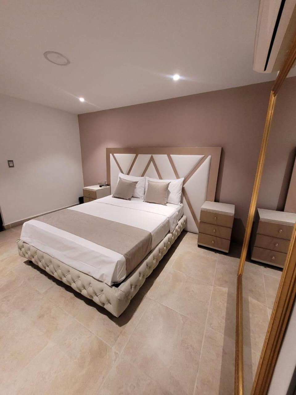 Hotel Med 33 Μεντεγίν Εξωτερικό φωτογραφία
