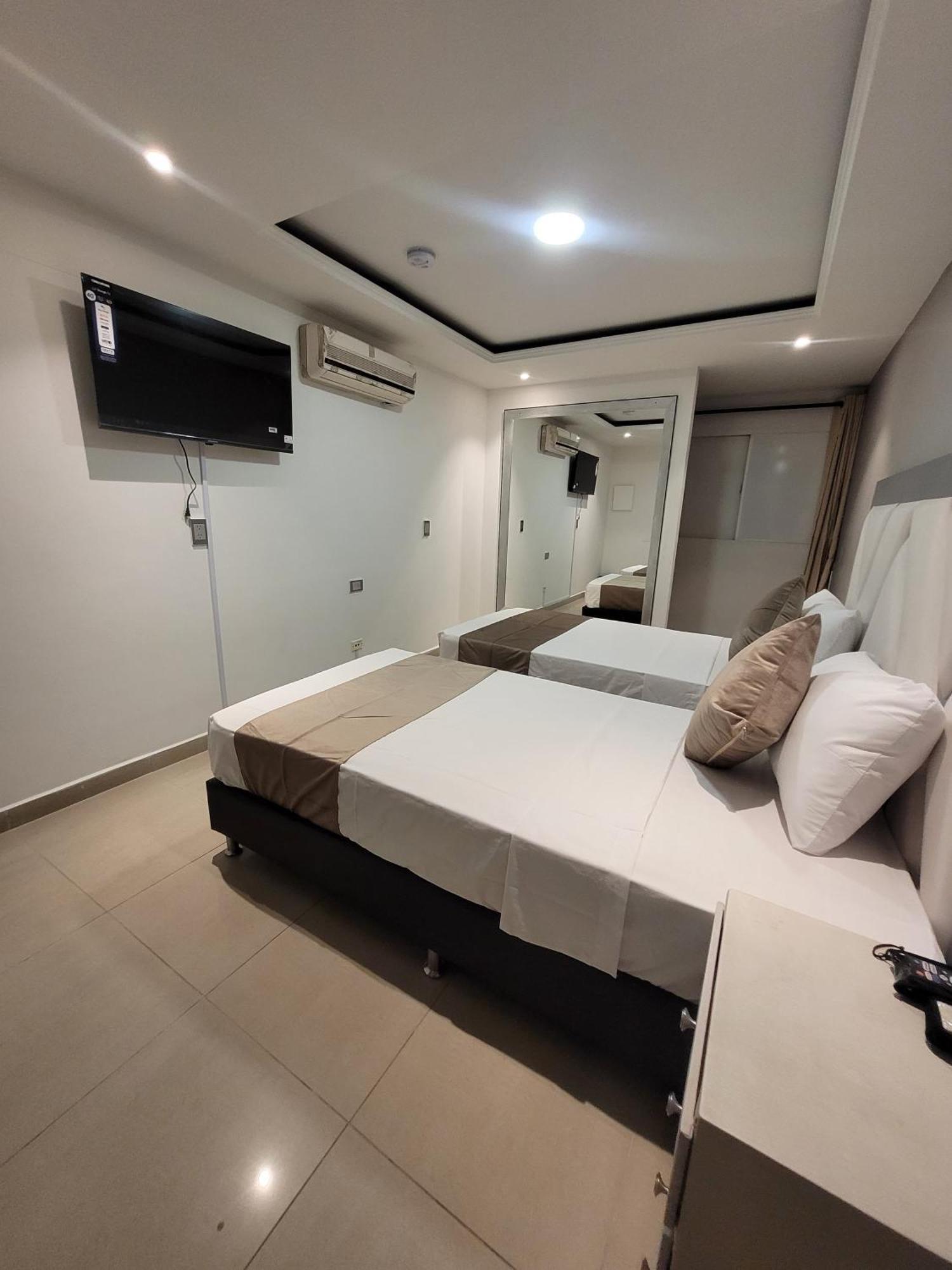 Hotel Med 33 Μεντεγίν Εξωτερικό φωτογραφία