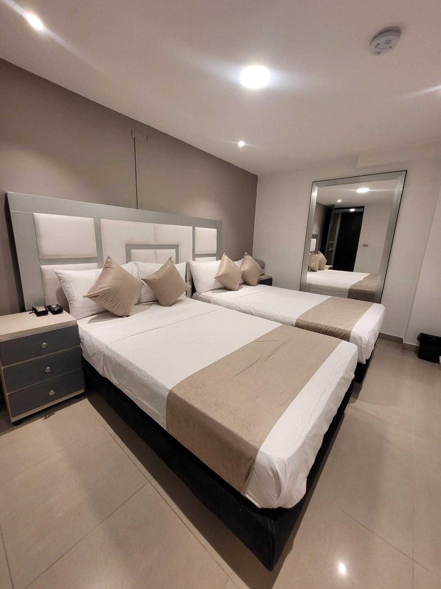 Hotel Med 33 Μεντεγίν Εξωτερικό φωτογραφία