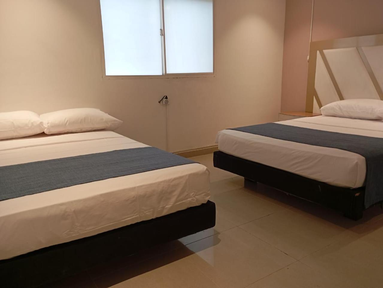 Hotel Med 33 Μεντεγίν Εξωτερικό φωτογραφία